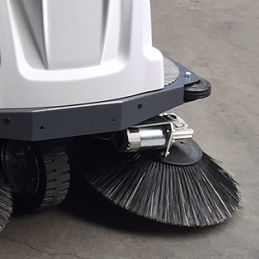 Linker-zijborstel-Dulevo-1000-zit-veegmachine-HD-van-Dijk